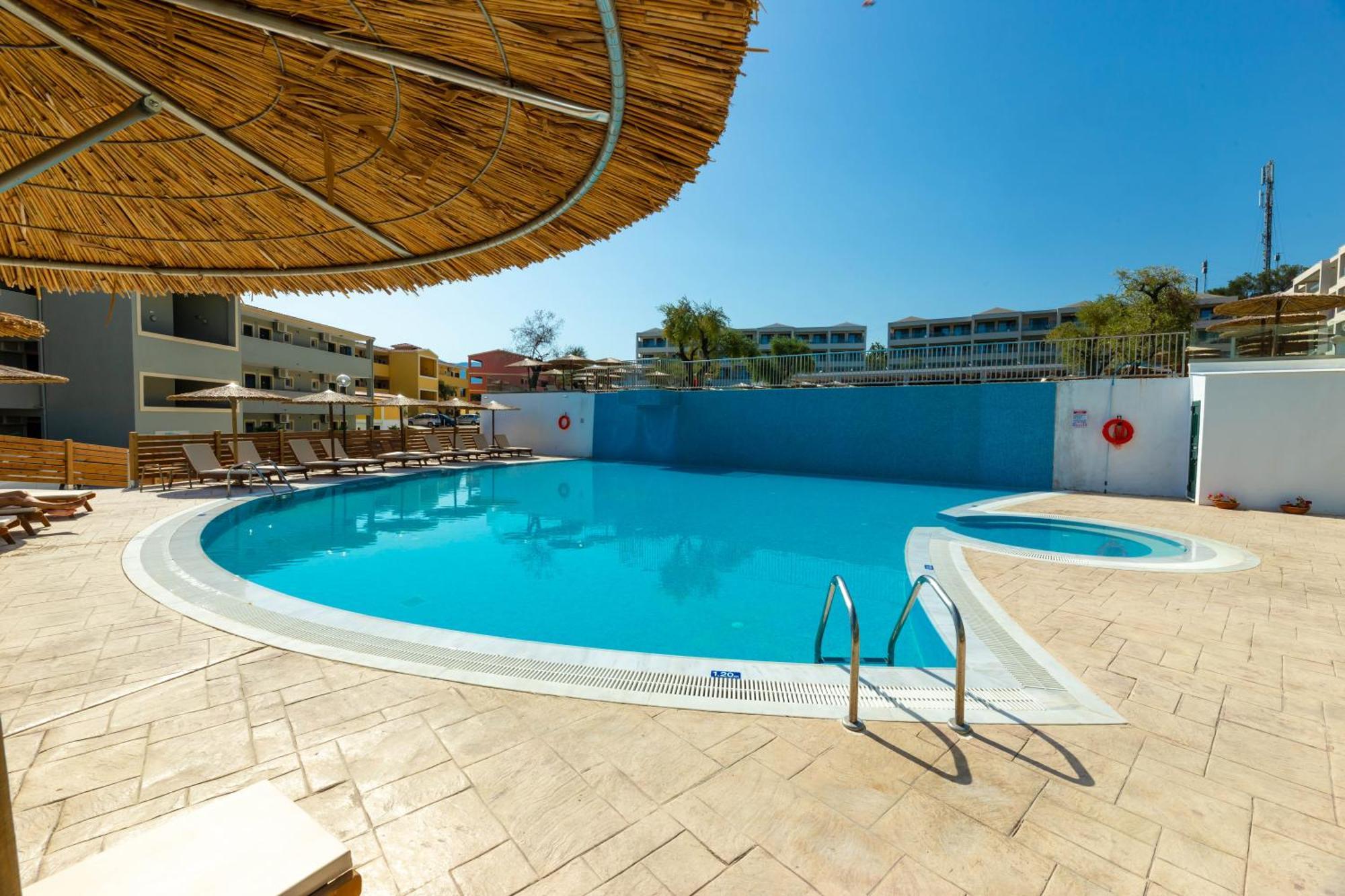 Robolla Beach Aparthotel Roda  Esterno foto