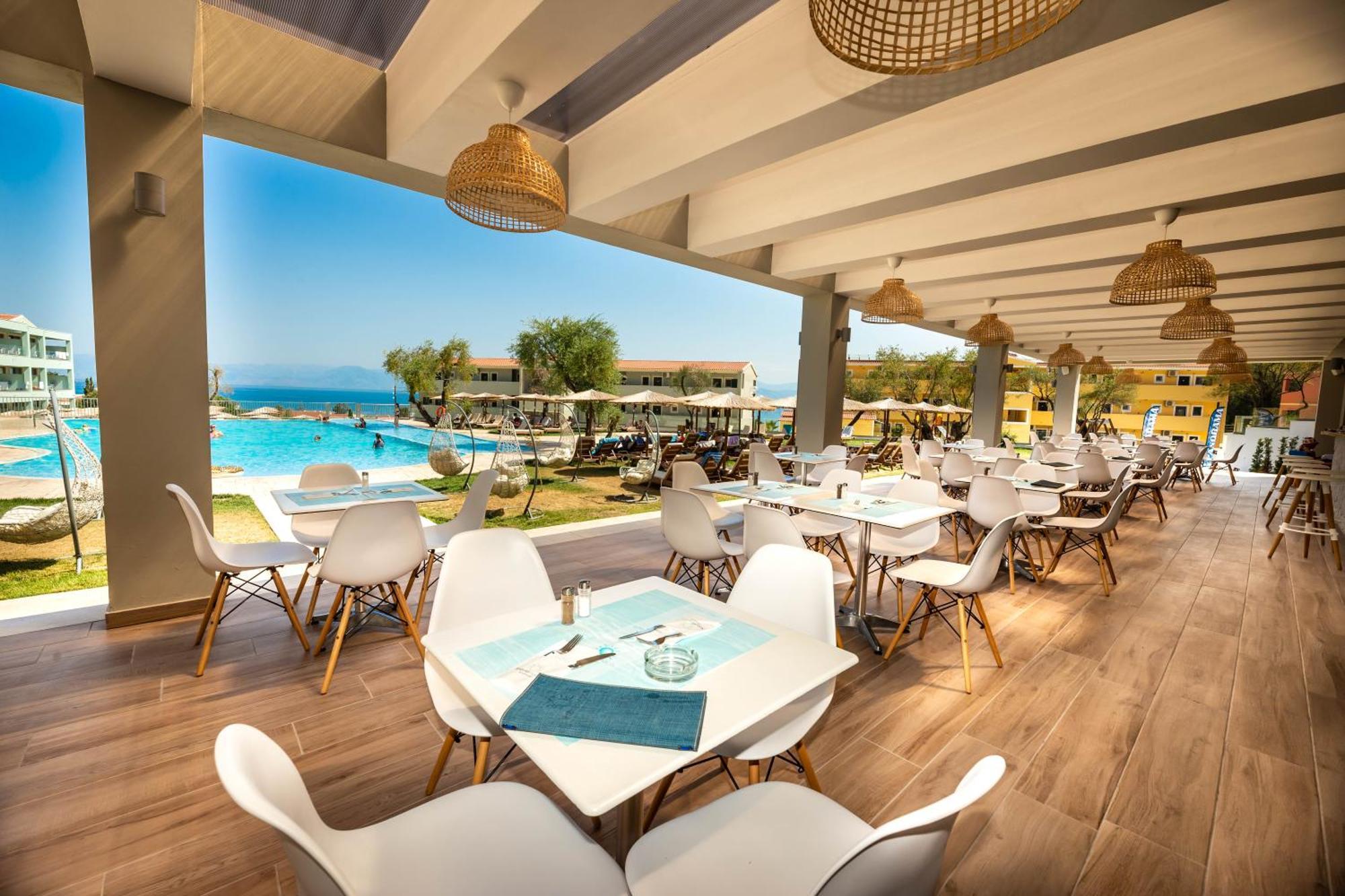 Robolla Beach Aparthotel Roda  Esterno foto