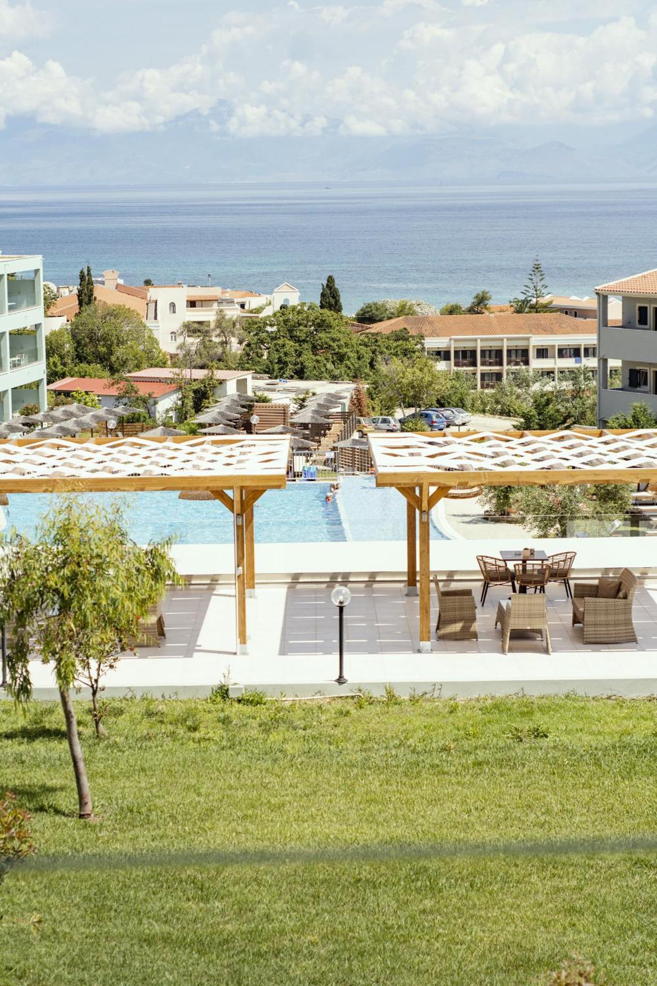 Robolla Beach Aparthotel Roda  Esterno foto